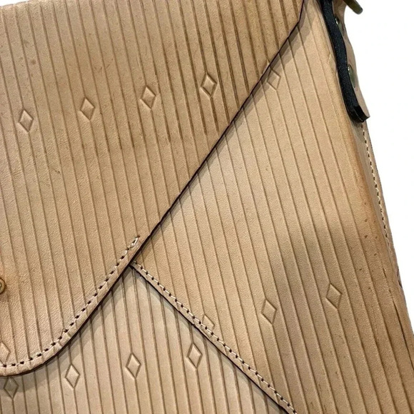 Lizzy Disney Camel Leather Envelope Clutch - Picture 3 of 10